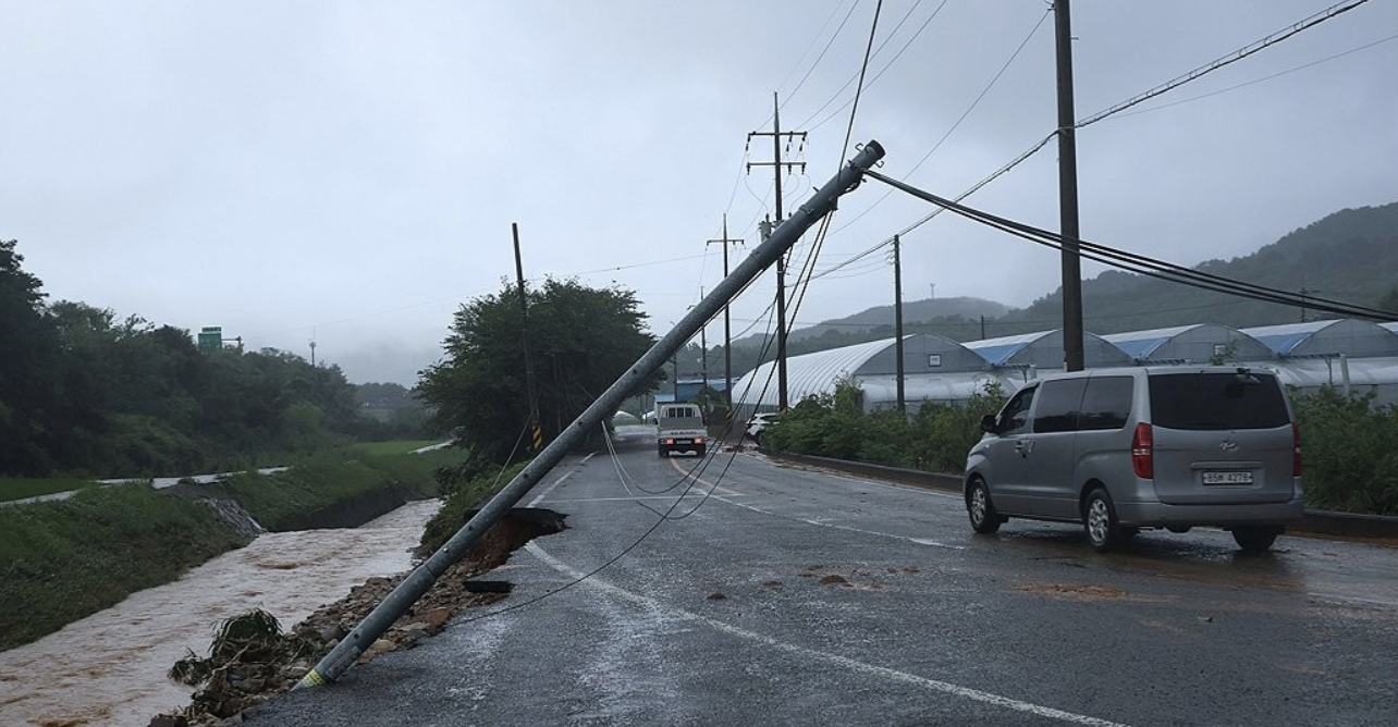 مصرع وفقدان 26 شخصاً جراء أمطار وانهيارات في كوريا الجنوبية