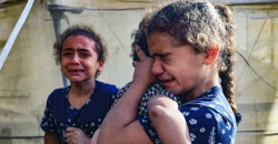 "أخاف أن أموت جائعة".. صرخة طفلة من غزة تختصر مأساة تحت الحصار