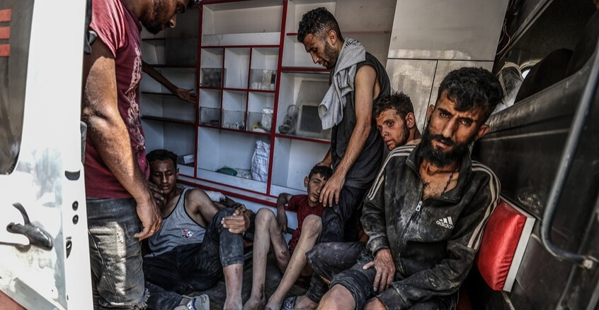 عشرات القتلى والجرحى بقصف إسرائيلي لمخيمات النازحين في غزة