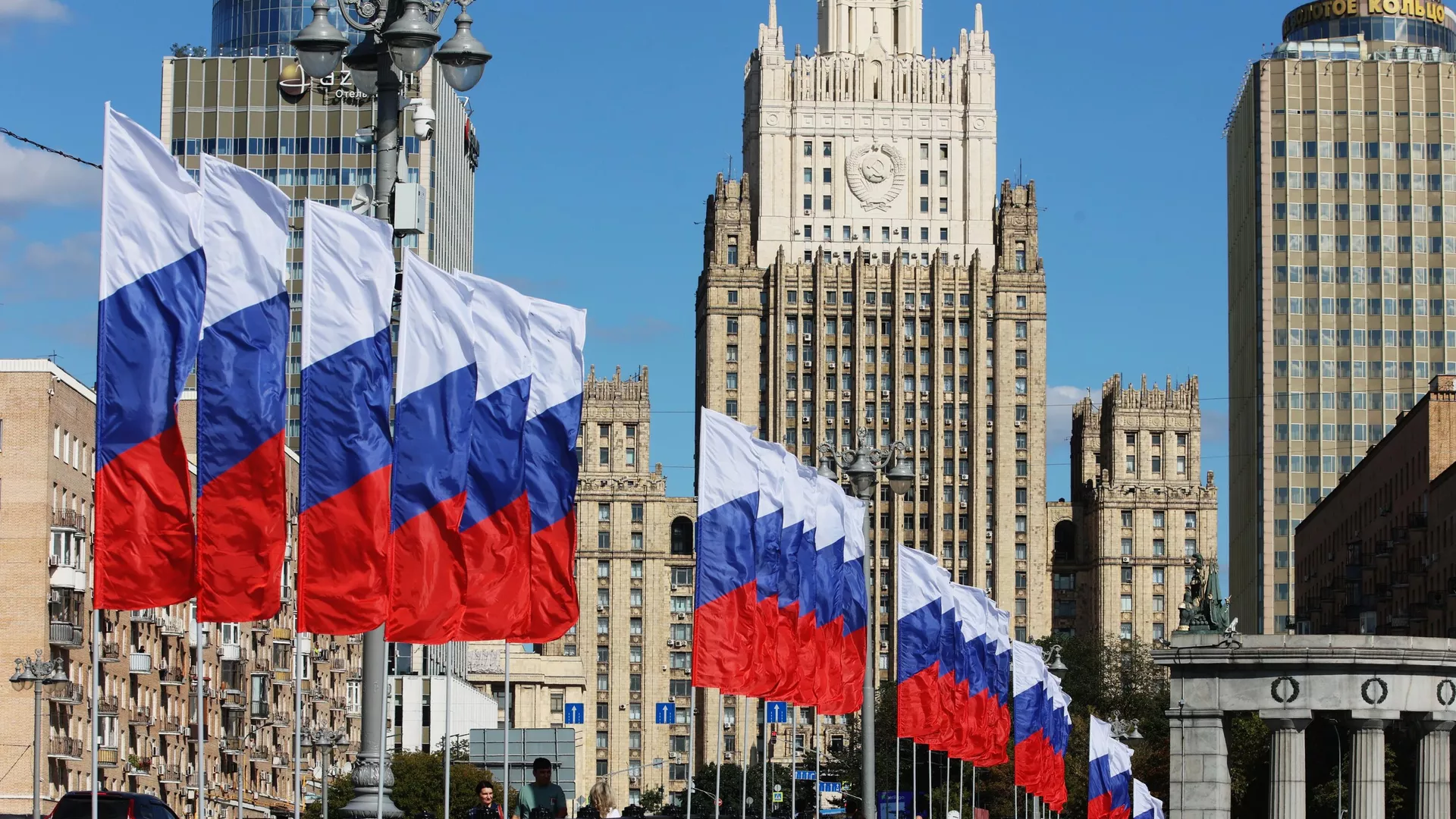 Russia bans EU officials over sanctions push