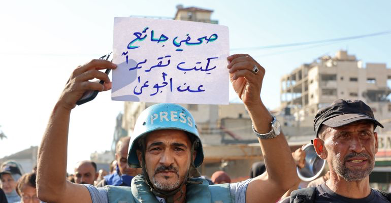 صحفيو غزة: الجوع والقصف ينهكان قدرتنا على تغطية الحرب