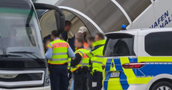 صور توثق ترحيل ألمانيا لمجموعة من المهاجرين العراقيين إلى بغداد