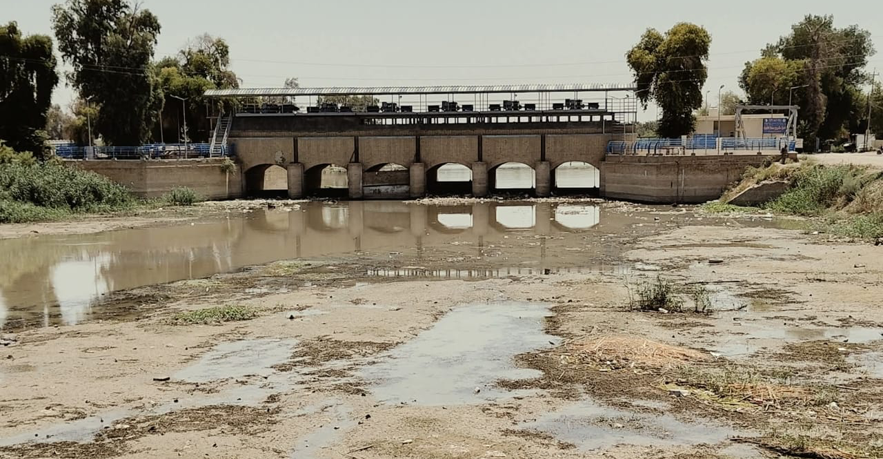Iraq’s Dhi Qar water barrier dries up, sparks outrage