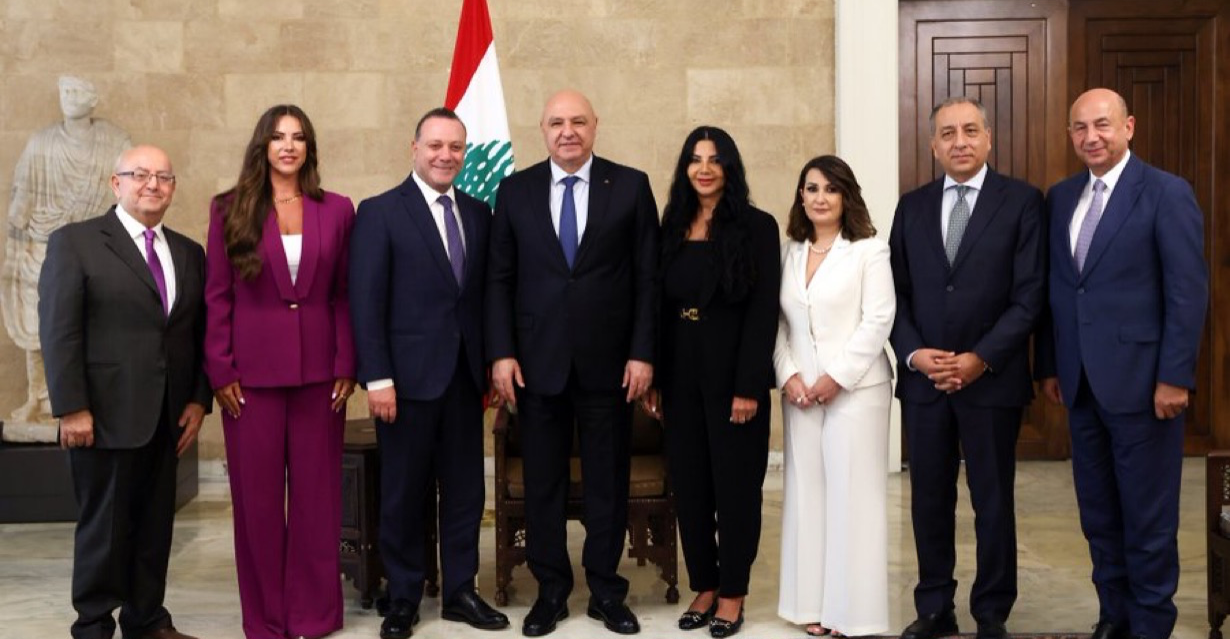 لبنان.. عون يجري اتصالات "شخصية" مع حزب الله لتسليم السلاح