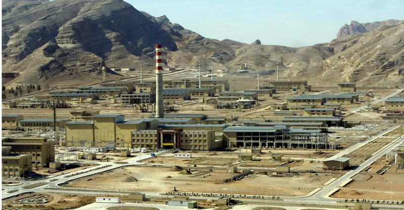 إيران تدرس الخروج من معاهدة حظر الانتشار النووي والحرس الثوري يحذر أوروبا