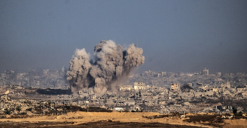 غزة.. قصف إسرائيلي "يمحو" 4 عائلات بالكامل والضحايا بالعشرات