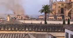 حريق كبير يطال أعظم الأثار الإسلامية في إسبانيا (صور وفيديو)
