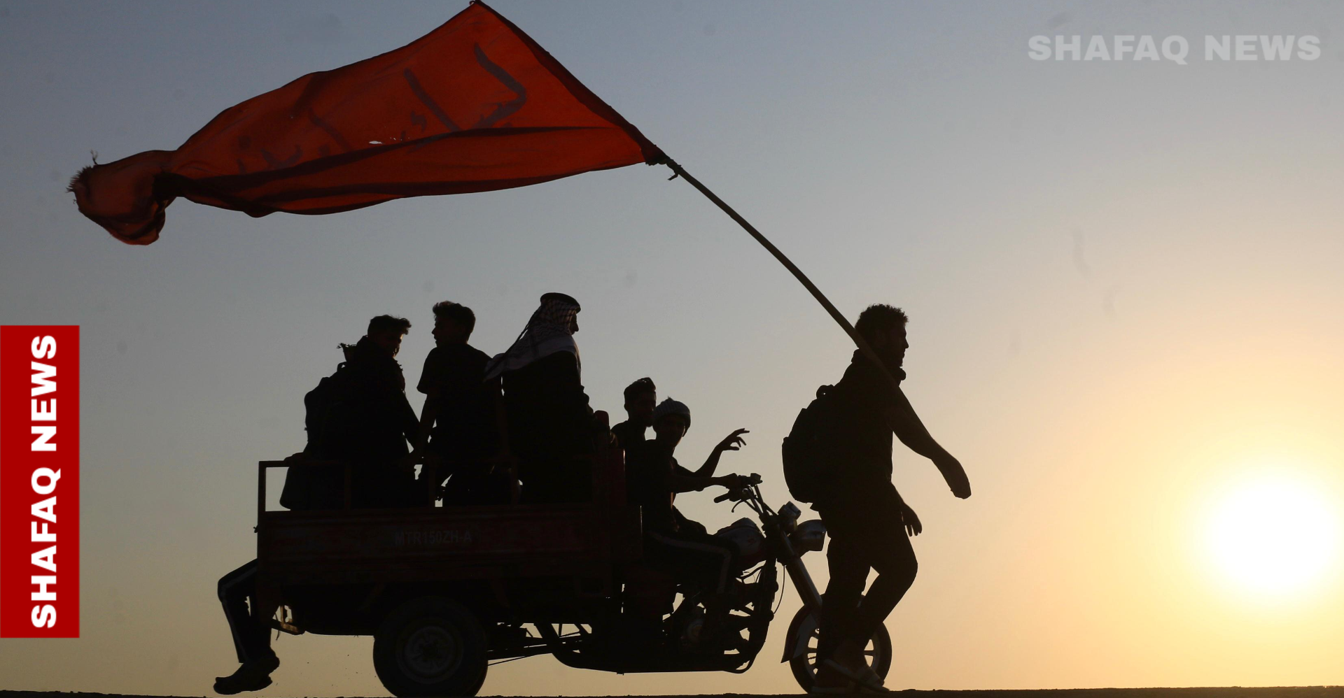 ثلاثة مسارات ووجهة واحدة.. زوار الأربعين يسلكون الأرض السرية (صور)