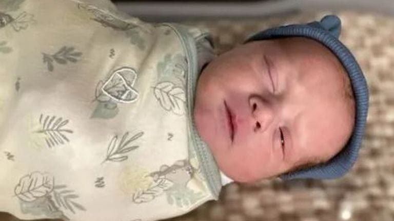 وە تەمەنترین مناڵ لەداڵگبوی