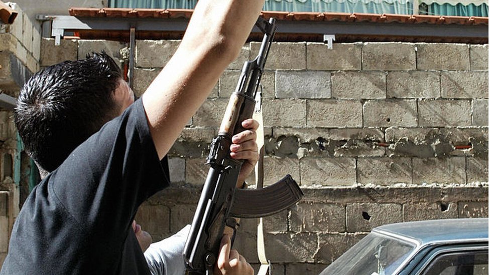 في ليلة الزفاف.. عريس يقتل زوجته وشخص آخر وينتحر بالسليمانية