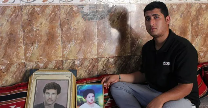 طفلة قُتلت بأحضان والدها.. "جريمة عسكرية" ارتكبت في البصرة تهز لندن