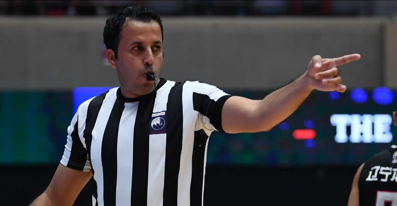 حكم عراقي دولي يقود مباراة نصف نهائي كأس آسيا لكرة السلة للرجال