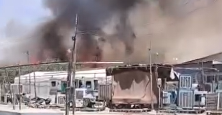 لە موسڵ دوکانەیل فەرش فرووشی لە ئاگر گژووگیایەیل رزگارکریا.. ڤیدیۆ