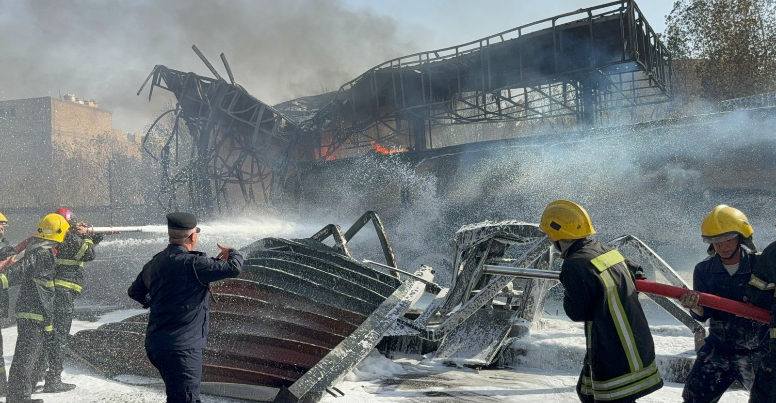 حريق يلتهم محطة وقود في كربلاء (فيديو+صور)
