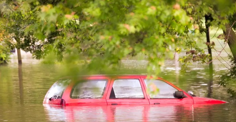 بعد ساعات.. تحذيرات من طقس "استثنائي" في بلد عربي