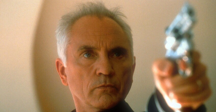 أدى دور "الشرير".. وفاة الممثل تيرينس ستامب نجم أفلام "سوبرمان"