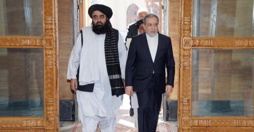 "صفقة سرية" بين إيران وطالبان للقبض على جواسيس لندن