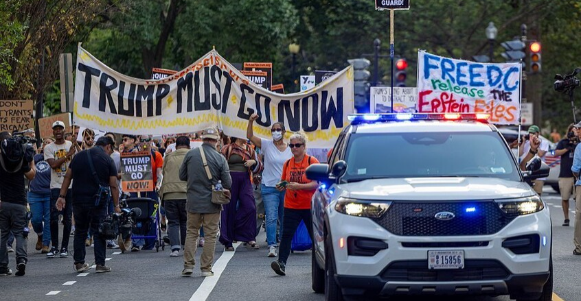 "اعتقالات واحتجاجات".. الأجواء المتوترة تسيطر على واشنطن