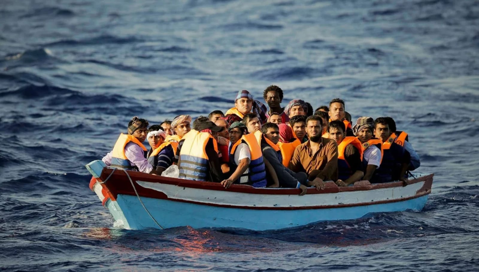 بەلەمیگ کووچبەرەیل وە 26 کەسەو لە دەریاچەی ئیجە نقوم بوی