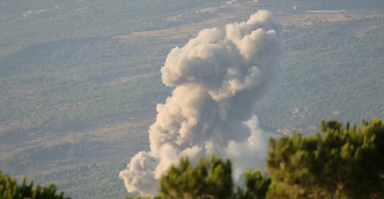 إصابة 4 سوريين بقصف إسرائيلي في لبنان
