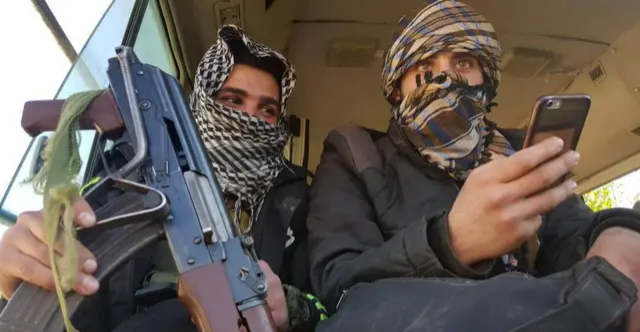 کوشیان ئەندامیگ ئەمنی وە پەلامار چەکداری لە شار تەرتوس لە سوریا