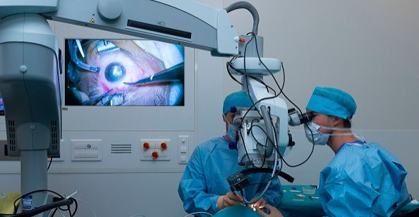 التوصل إلى حل لضعف النظر بلا شقوق جراحية