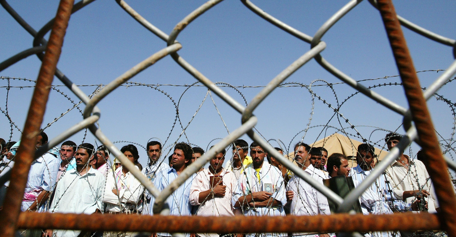 کوشیان و زەخمداری سێ ئەندام ئەمنی لە هیزگردن ئاگر لەناو زیندان ئەبو غرێب لە بەغداد