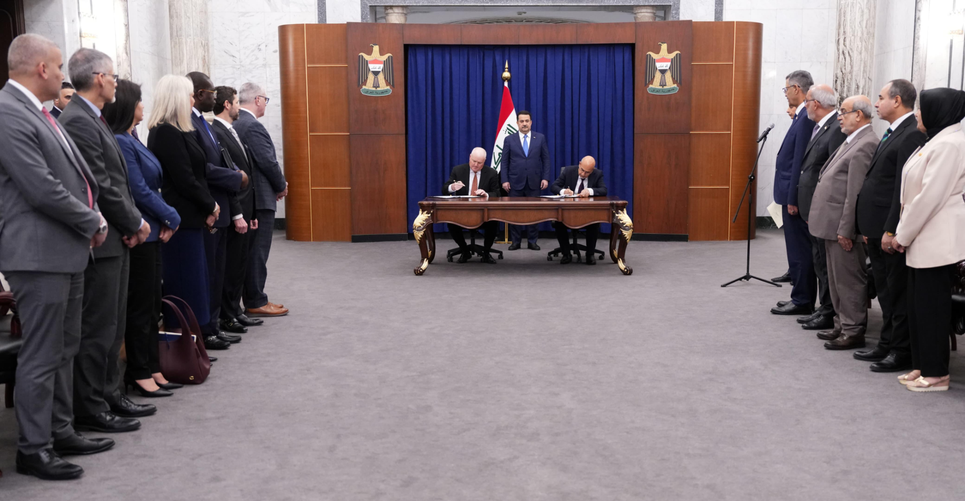 العراق يوقع اتفاقية مبادئ مع "شيفرون" الأمريكية لتطوير حقول نفطية