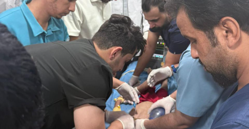 إنقاذ حياة طفل تعرض لصعقة كهربائية كادت تقتله جنوبي العراق