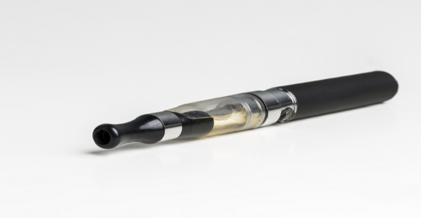 السجائر الإلكترونية.. خطر خفي يهدد القلب والضغط