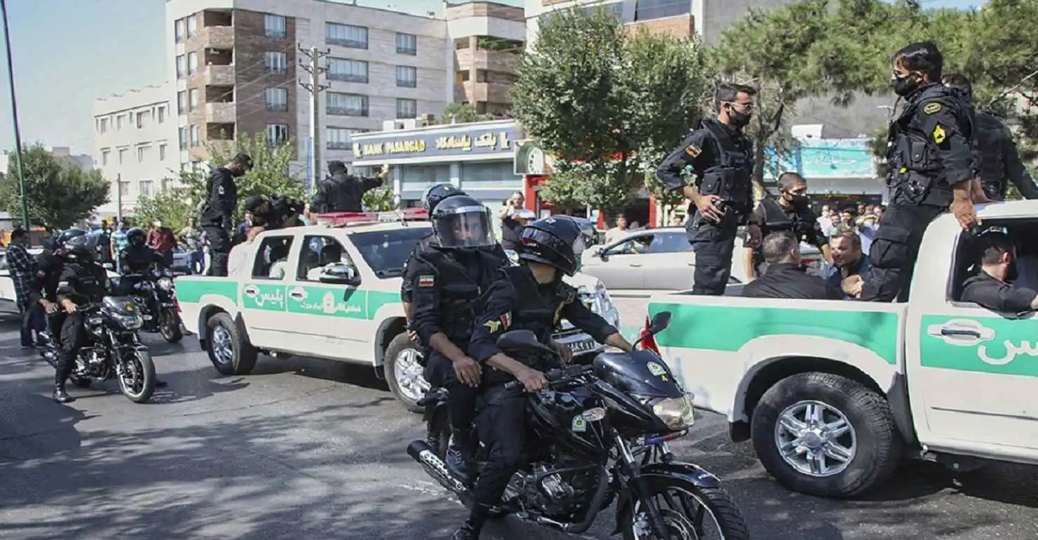 V napadu v jugovzhodnem Iranu ubitih pet policistov