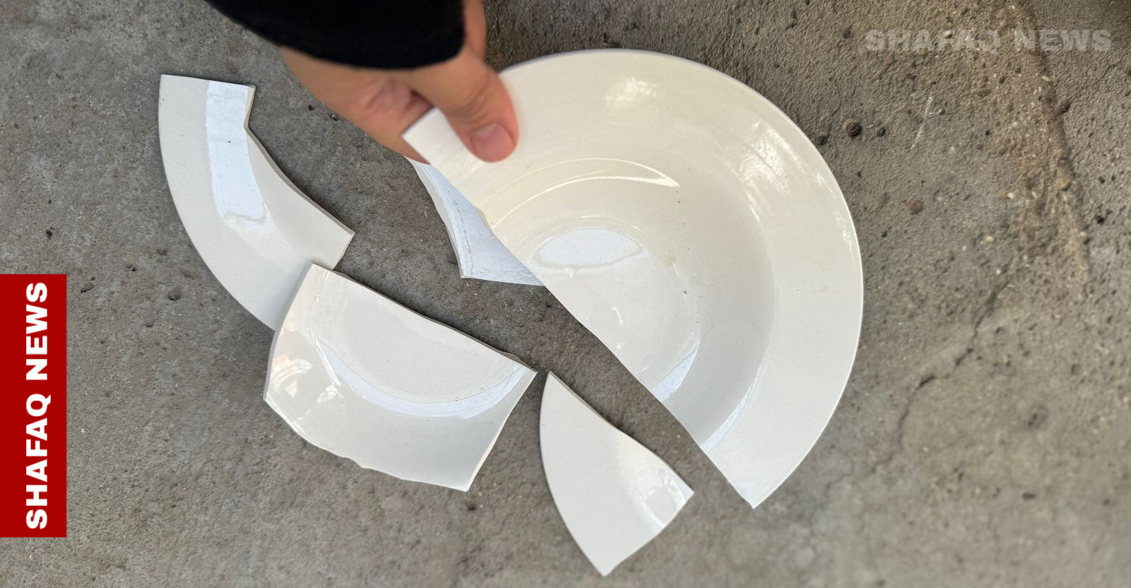 يودعونه بكسر الأواني.. تقاليد عراقية لطرد "نحس" شهر صفر (صور)