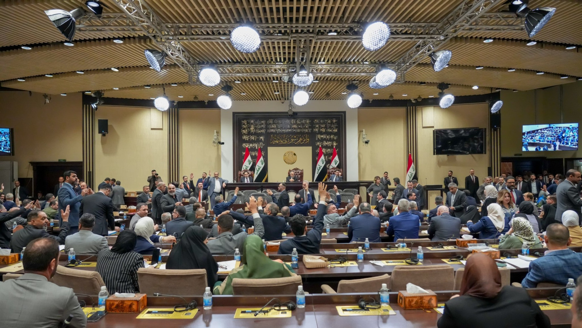 البرلمان يعيد نصاب الجلسة ويصوت على قانون وزارة التربية