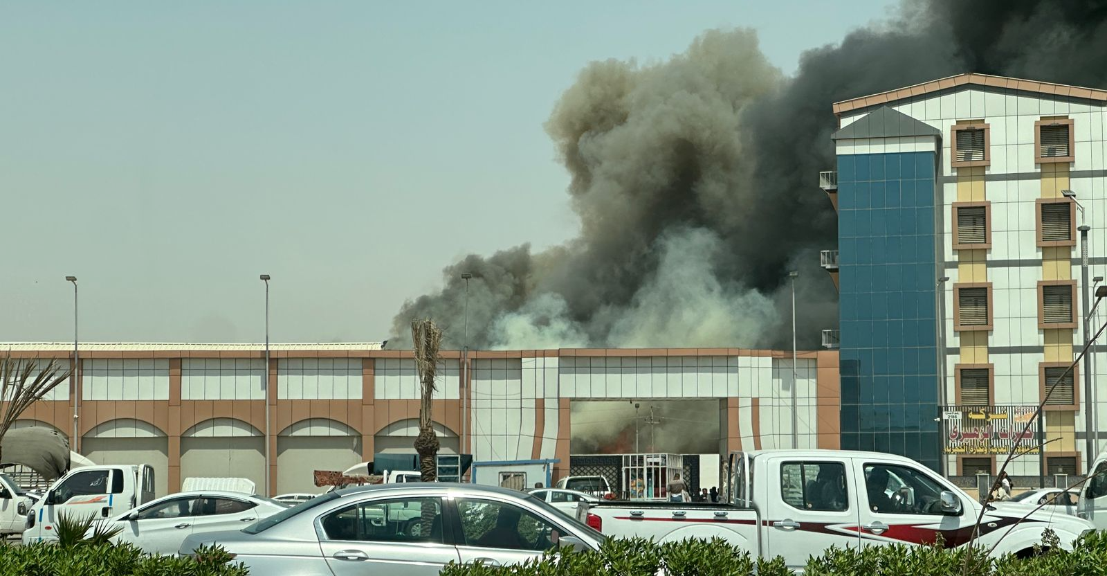 في محافظتين.. ثلاثة حرائق قرب كلية وداخل مستشفى وفي حي صناعي