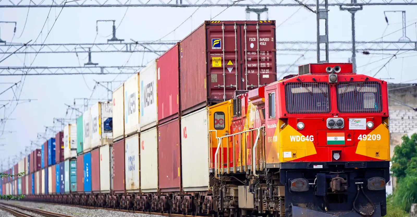 25 دولة تعلّق إرسال الطرود إلى أمريكا بسبب رسوم ترامب الجمركية