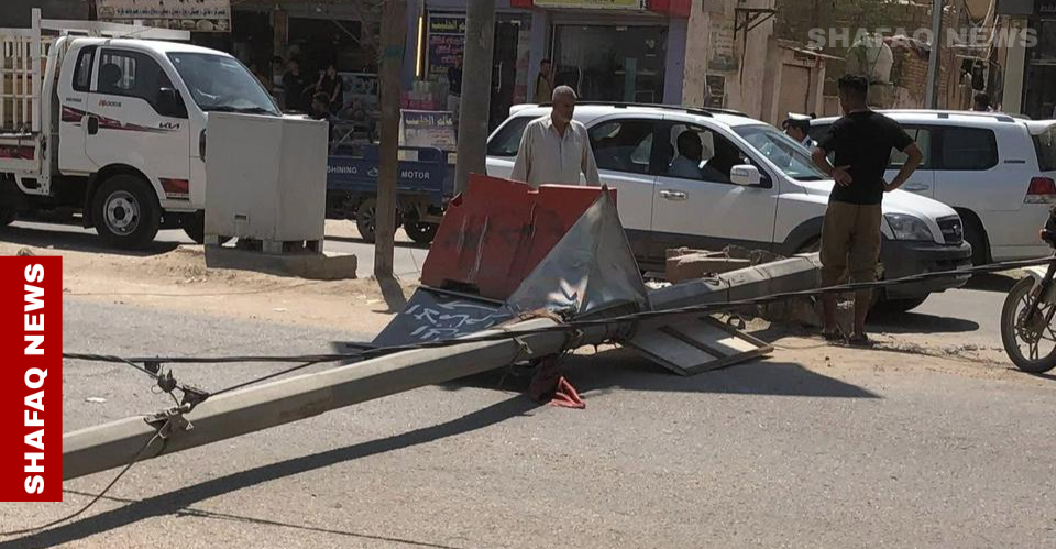 رمیان ستوینیگ رووشنایی وەشیویەی نادیاریگ لە شاریگ عراقی.. وینە