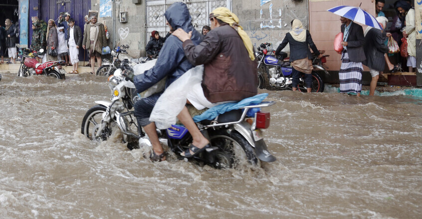 اليمن.. أكثر من 100 ضحية وعشرات الآلاف متضررين جراء السيول