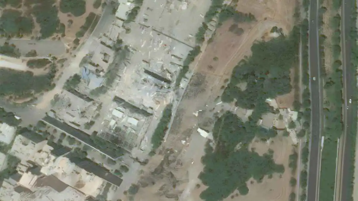 إيران تطهر موقعاً نووياً قصفته إسرائيل