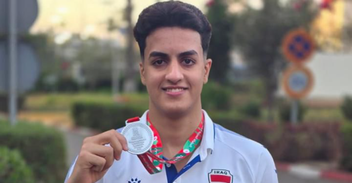 سباح عراقي يحصد فضية ثانية في بطولة العرب المقامة بالمغرب
