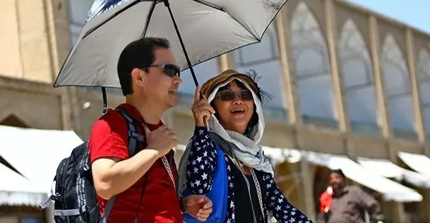 إيران تشدد قيود السفر على السيّاح الروس