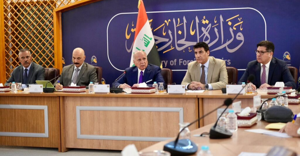 وزير الخارجية يترأس اجتماعاً موسعاً لبحث التحديات المائية والبيئية في العراق