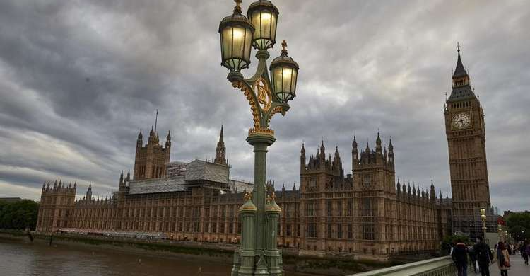 الإضراب يطال موظفي أمن البرلمان البريطاني.. والشرطة تتدخل لتوفير الحماية