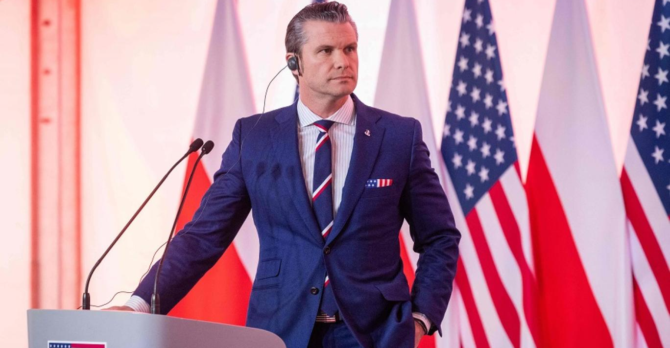 ‌‏وزير الدفاع الأمريكي يتوعد رئيس فنزويلا: مواجهتنا لن تتوقف