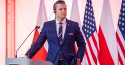 ‌‏وزير الدفاع الأمريكي يتوعد رئيس فنزويلا: مواجهتنا لن تتوقف