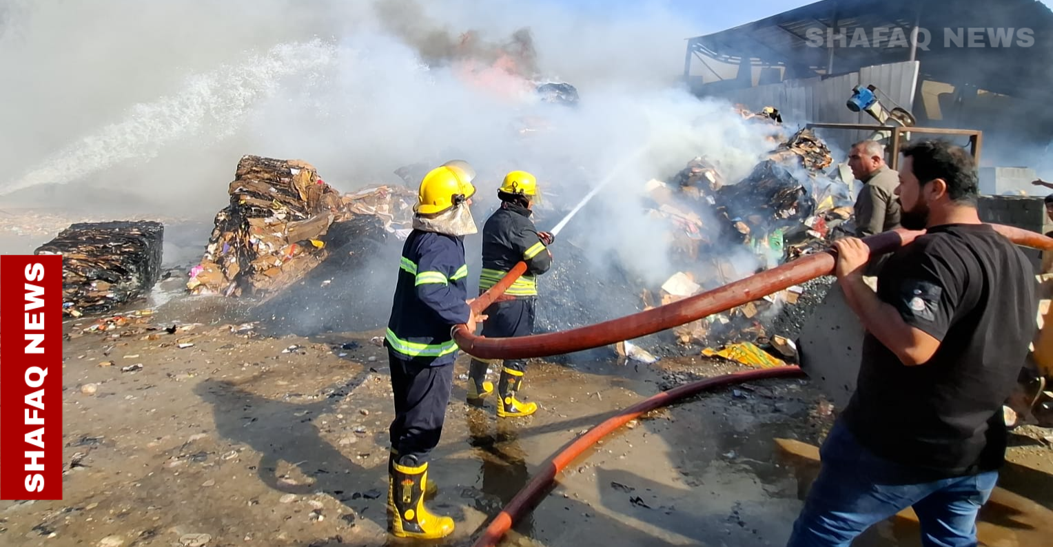 أربيل.. حريق يلتهم معملاً لصناعة "الكراتين" (صور وفيديو)