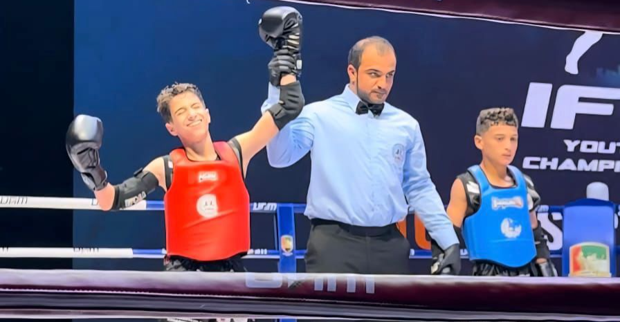 أول فوز للعراق بانطلاق بطولة العالم للشباب بالمواي تاي في الإمارات