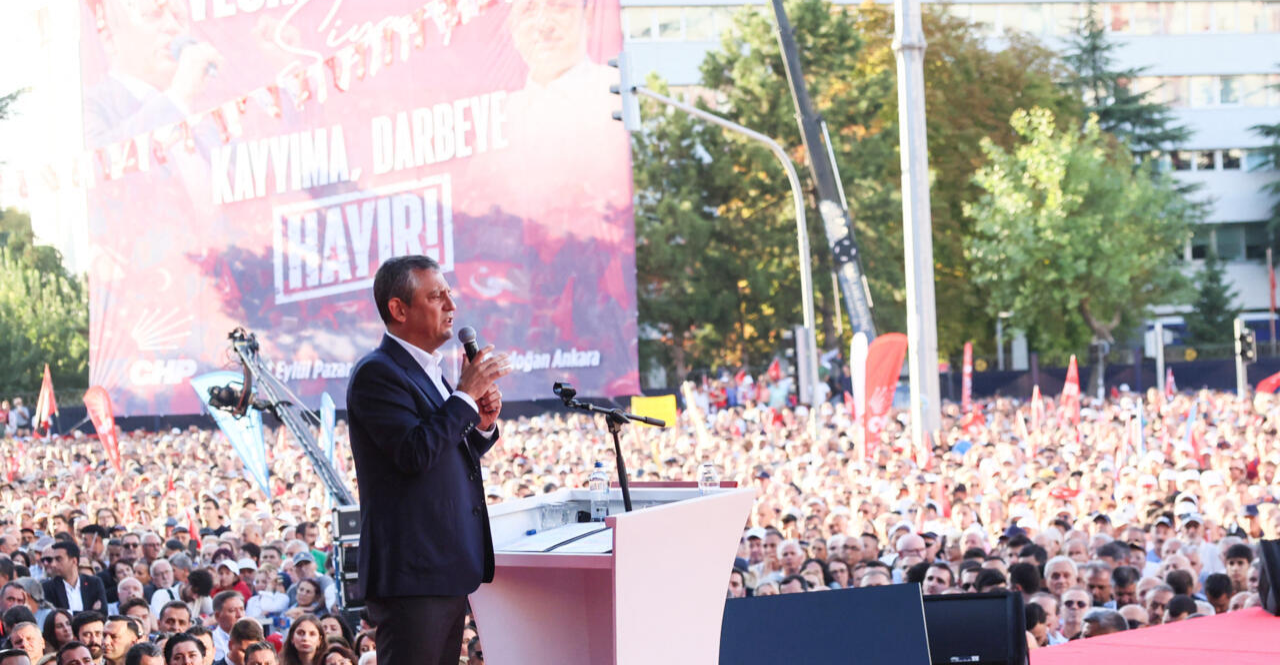 Mass rally in Ankara ahead of CHP court hearing