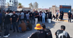 المعتصمون أمام شركة نفط البصرة يلوحون بالتصعيد ويحذرون من التبعات (فيديو)