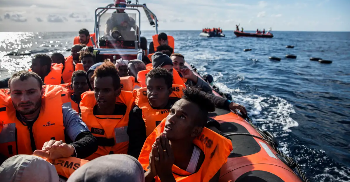 حريق تسبب بغرقهم.. مصرع 50 مهاجراً سودانياً على سواحل ليبيا