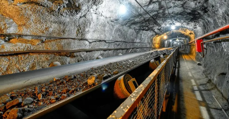 اكتشاف ممر من الذهب بطول 8 كم في مدينة عربية